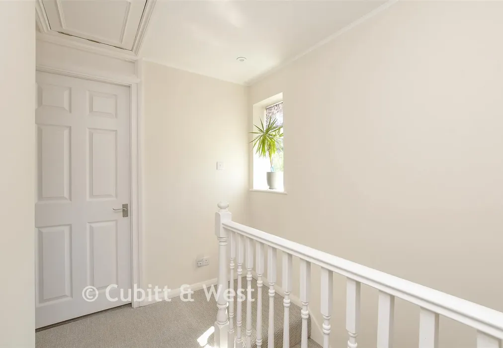 Landing - Lambert Road, Banstead, Surrey - Wards of Kent