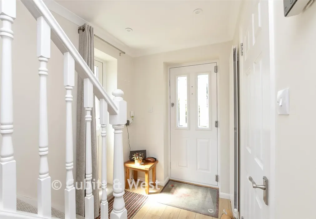 Entrance Hall - Lambert Road, Banstead, Surrey - Wards of Kent