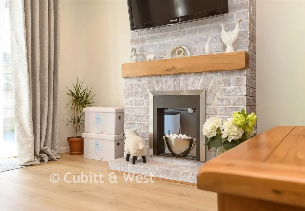 Internal Feature - Lambert Road, Banstead, Surrey - Wards of Kent