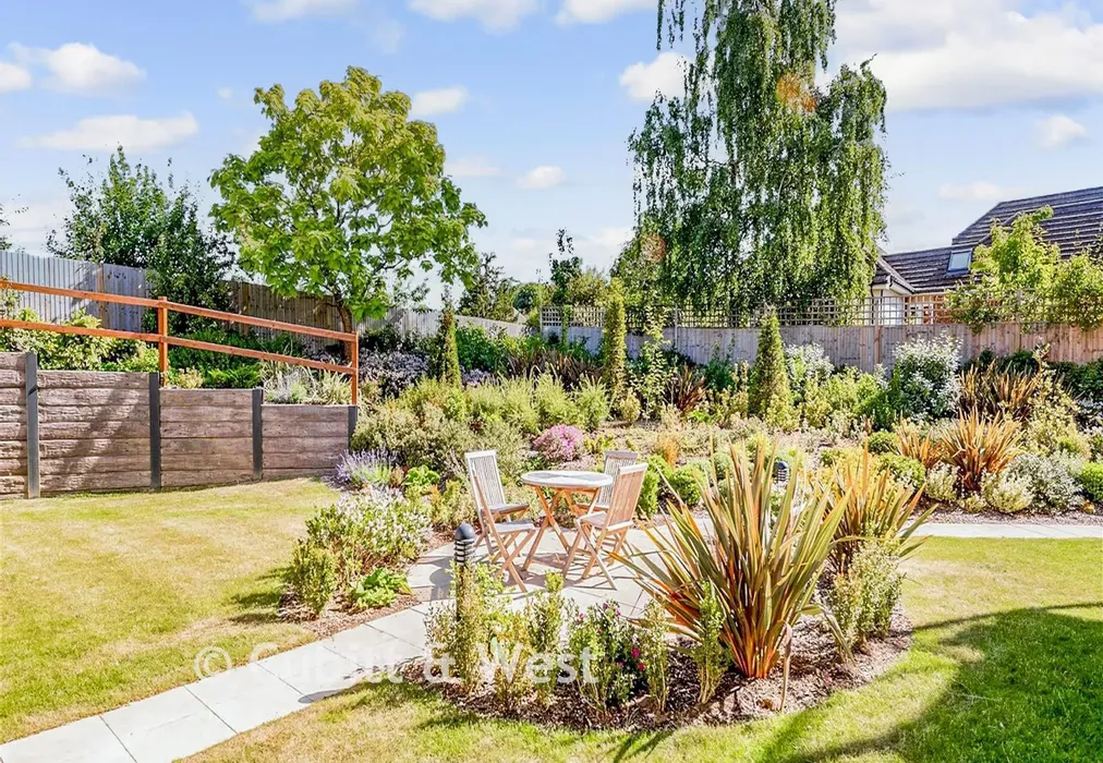 Communal Gardens - Colebrooke Lodge, Prices Lane, Reigate, Surrey - Wards of Kent