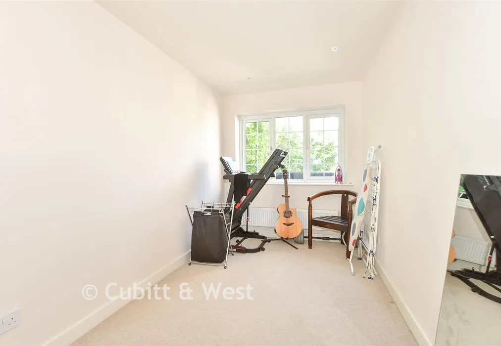 Bedroom 4 - Crescent Drive North, Woodingdean, Brighton, East Sussex - Wards of Kent