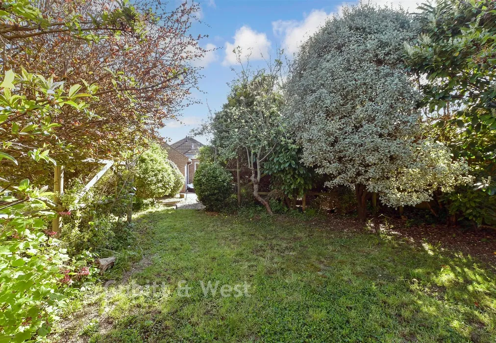 Rear Garden - Crescent Drive North, Woodingdean, Brighton, East Sussex - Wards of Kent