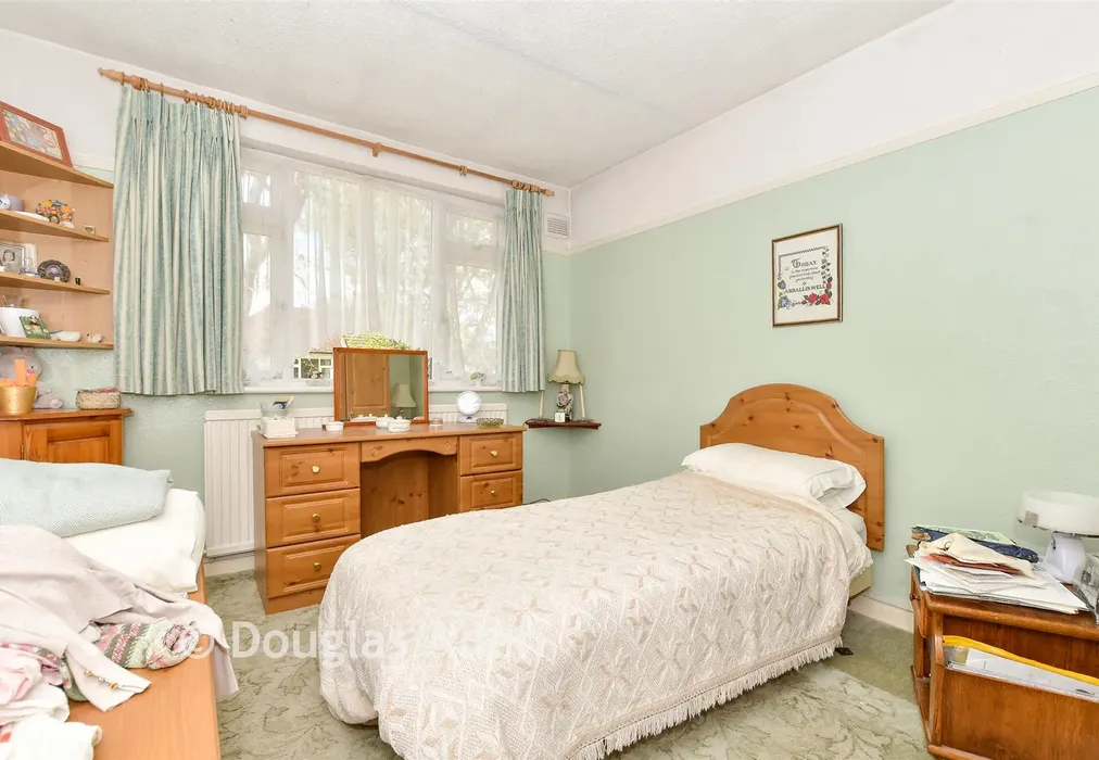 Bedroom 1 - Matlock Gardens, Hornchurch, Essex - Wards of Kent