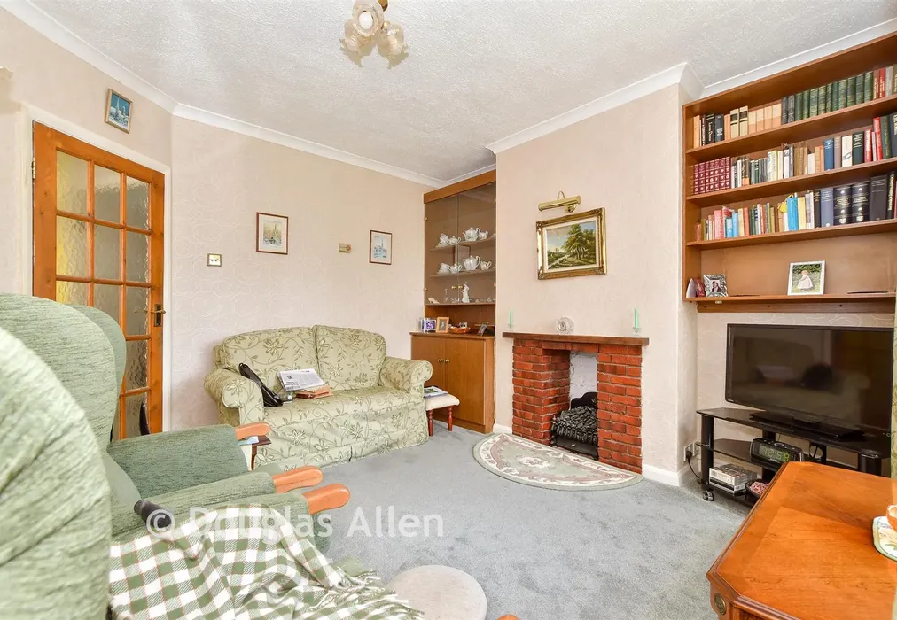 Lounge - Matlock Gardens, Hornchurch, Essex - Wards of Kent