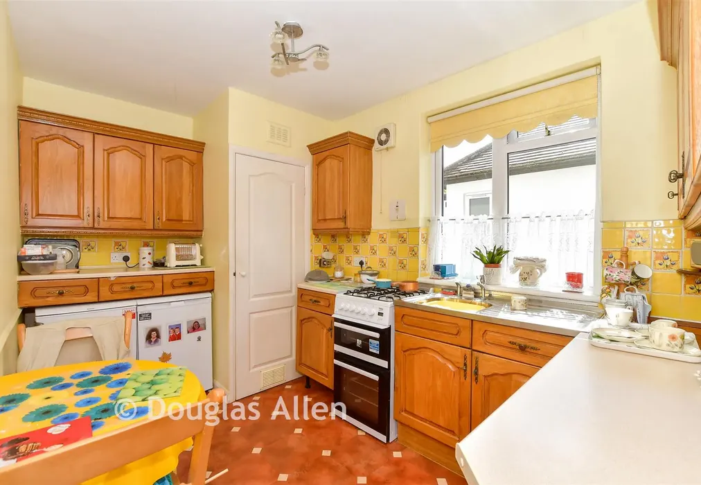 Kitchen - Matlock Gardens, Hornchurch, Essex - Wards of Kent