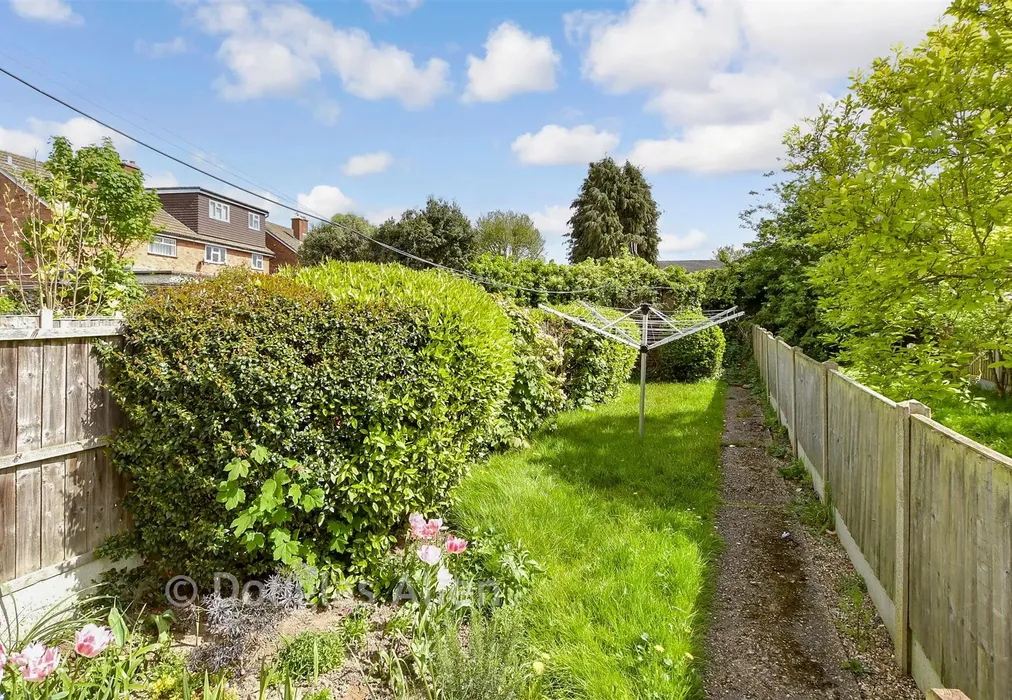 Rear Garden - Matlock Gardens, Hornchurch, Essex - Wards of Kent