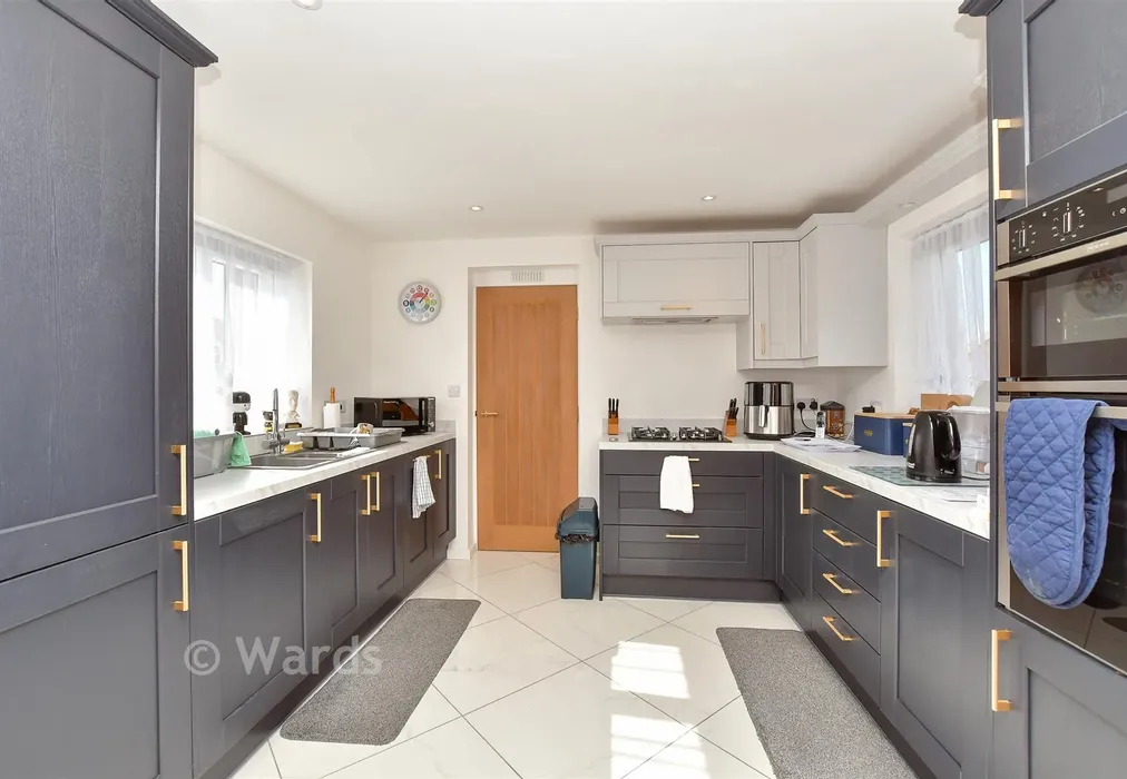 Kitchen - Horselees Road, Boughton-Under-Blean, Faversham, Kent - Wards of Kent