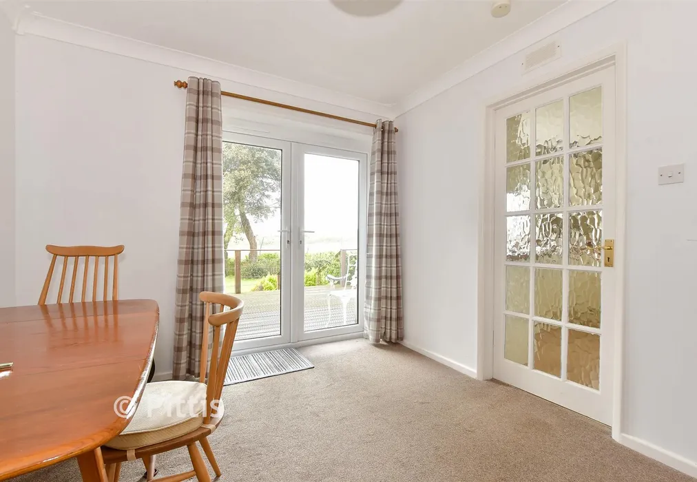 Dining Room - Graeme Road, Yarmouth, Isle of Wight - Wards of Kent