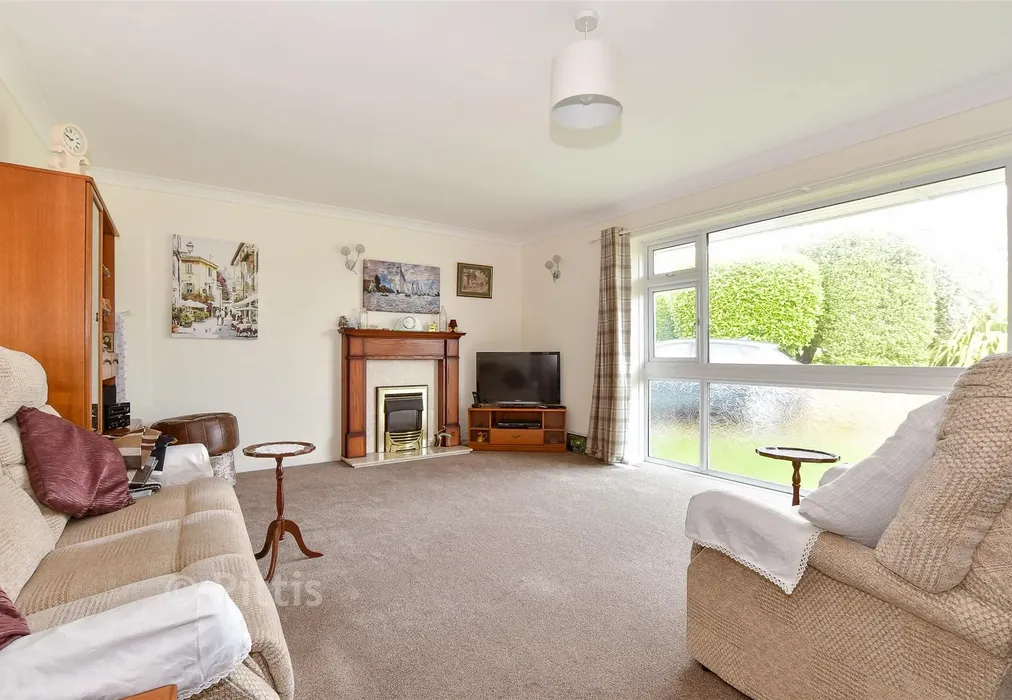 Lounge - Graeme Road, Yarmouth, Isle of Wight - Wards of Kent