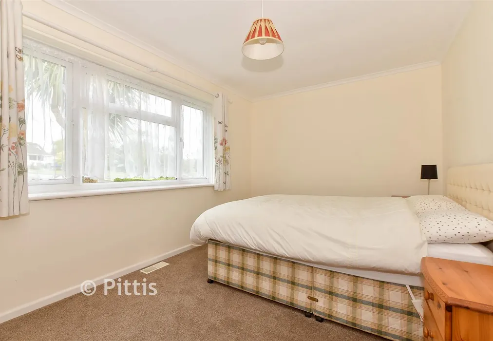 Bedroom 3 - Graeme Road, Yarmouth, Isle of Wight - Wards of Kent