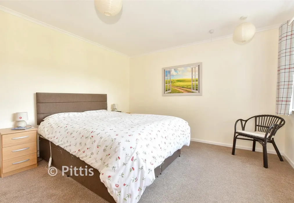 Bedroom 1 - Graeme Road, Yarmouth, Isle of Wight - Wards of Kent