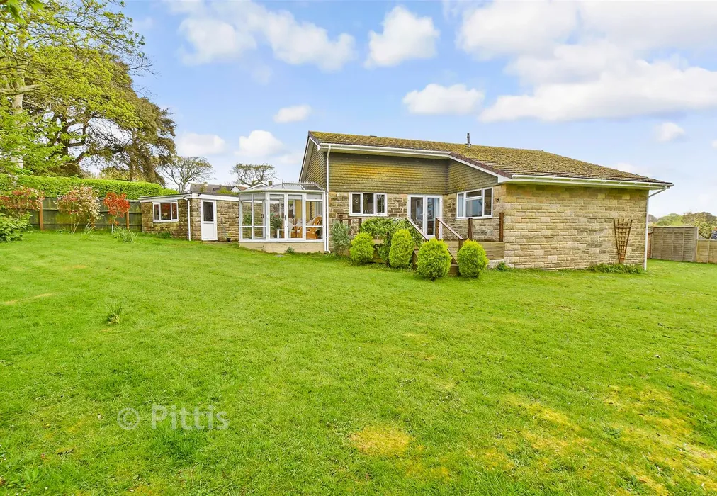 Rear Garden - Graeme Road, Yarmouth, Isle of Wight - Wards of Kent