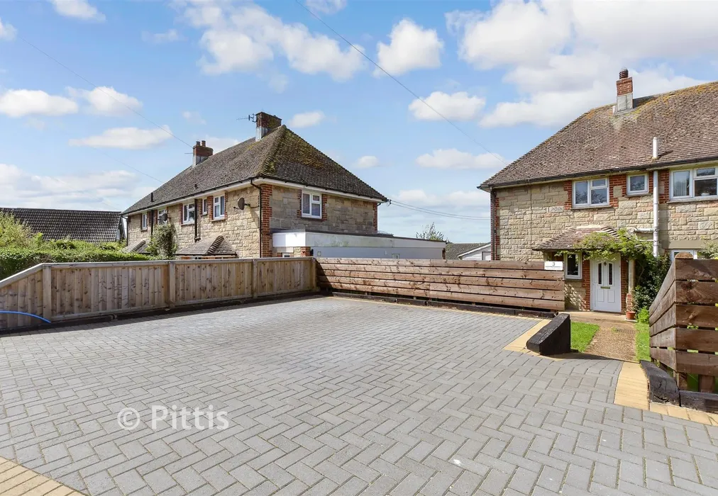 Driveway/Parking - Upper Lane, Brighstone, Newport, Isle of Wight - Wards of Kent