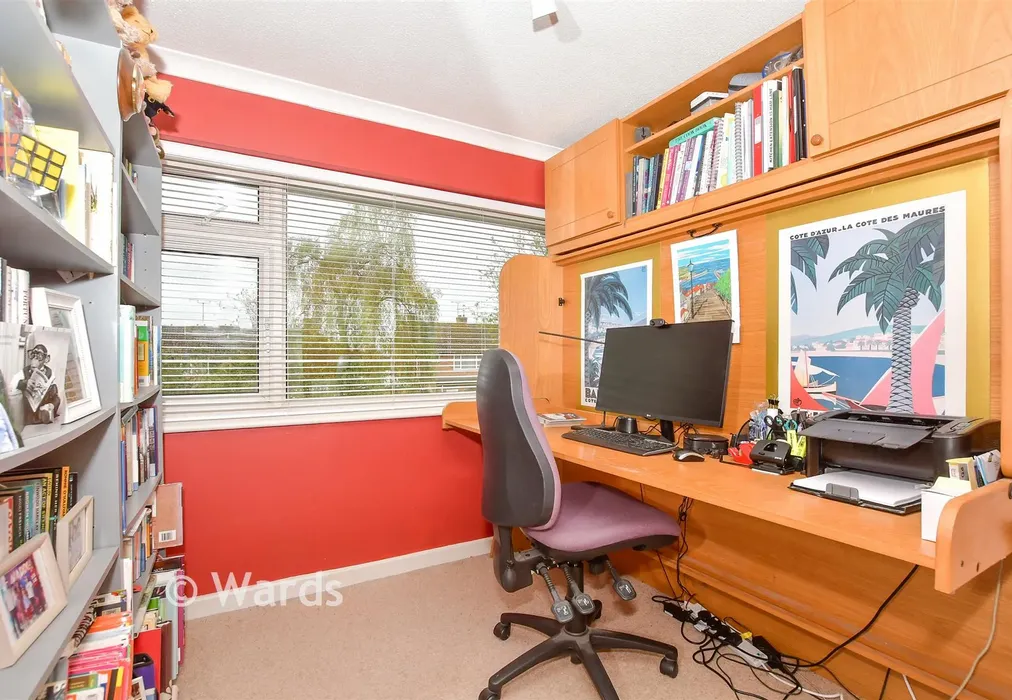 Bedroom 4 - Ham Lane, Lenham, Maidstone, Kent - Wards of Kent