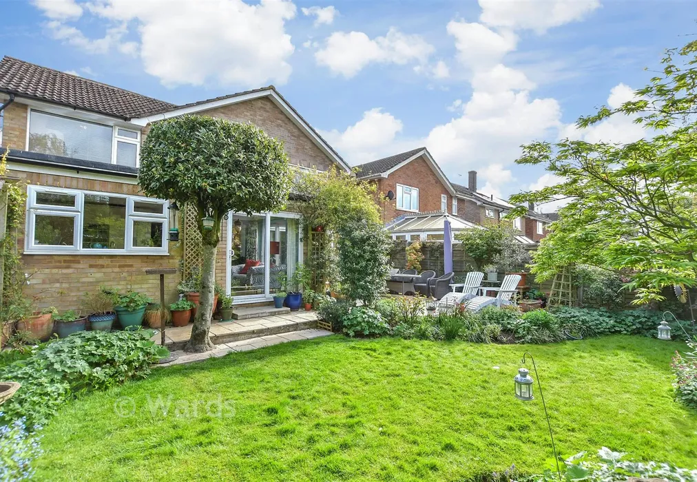 Rear Garden - Ham Lane, Lenham, Maidstone, Kent - Wards of Kent