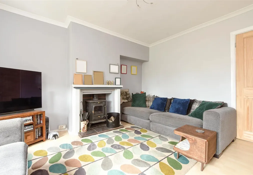 Lounge - Mill Lane, Oxted, Surrey - Wards of Kent