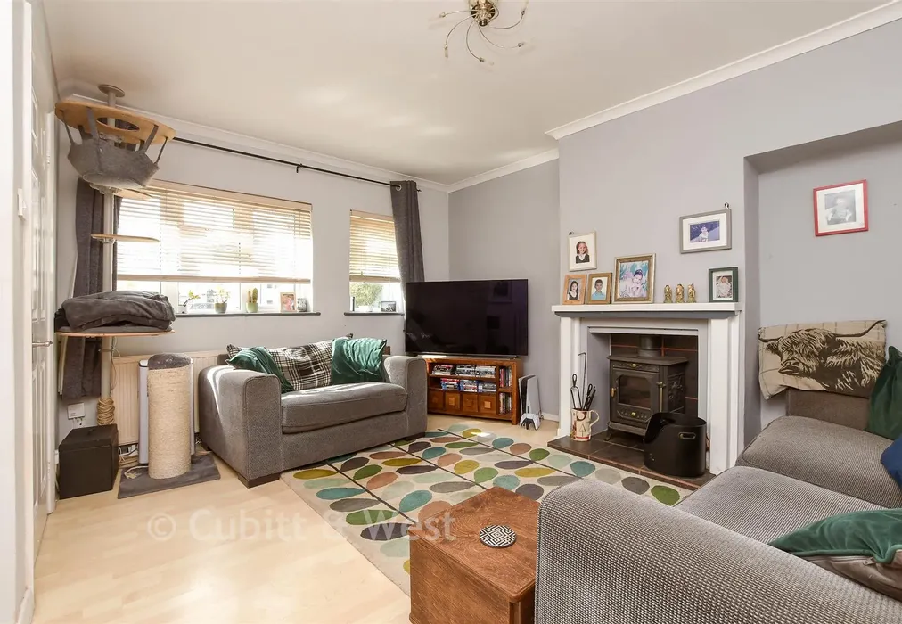 Lounge - Mill Lane, Oxted, Surrey - Wards of Kent