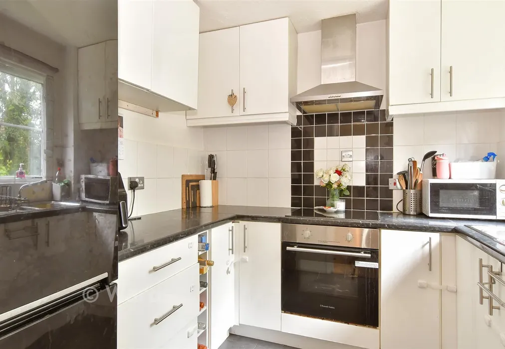 Kitchen - Unicorn Walk, Greenhithe, Kent - Wards of Kent