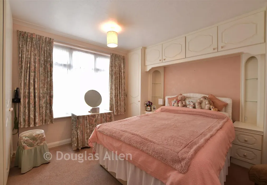 Bedroom 1 - Deirdre Avenue, Wickford, Essex - Wards of Kent