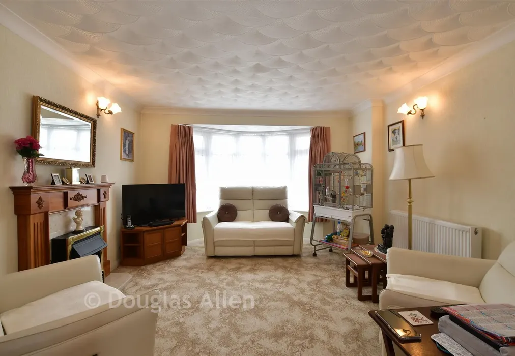 Lounge - Deirdre Avenue, Wickford, Essex - Wards of Kent