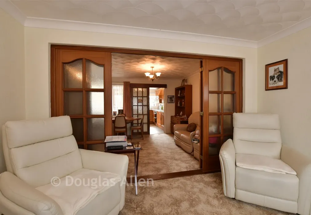 Lounge - Deirdre Avenue, Wickford, Essex - Wards of Kent