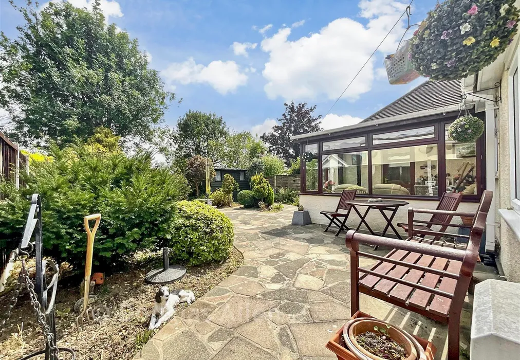 Rear Garden - Deirdre Avenue, Wickford, Essex - Wards of Kent