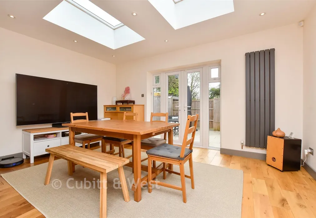 Dining Area - Ravenswood Road, Croydon, Surrey - Wards of Kent