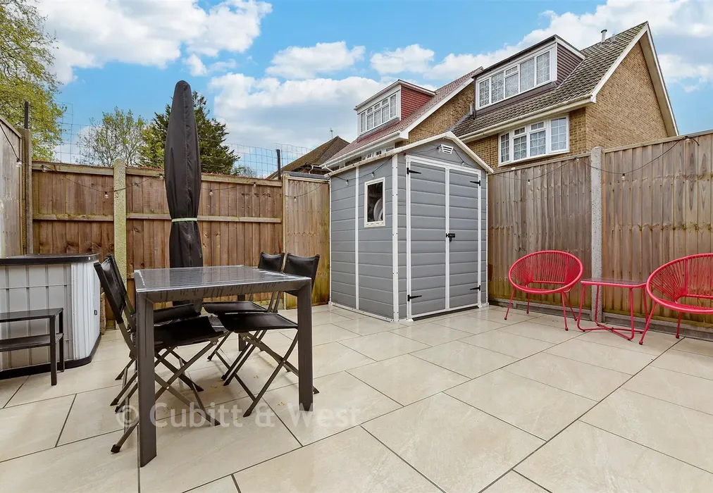 Rear Garden - Ravenswood Road, Croydon, Surrey - Wards of Kent