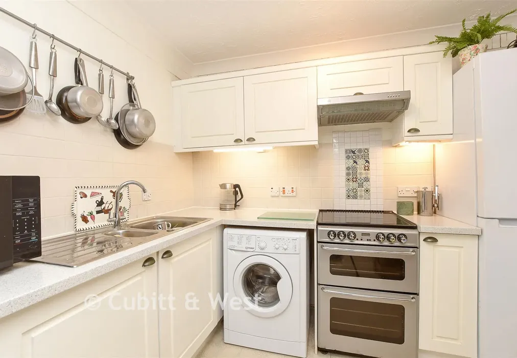 Kitchen - Reigate Hill, Reigate, Surrey - Wards of Kent
