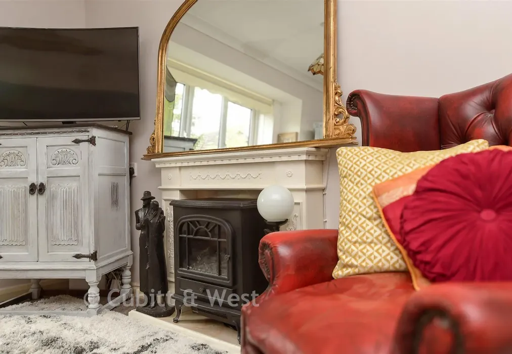 Lounge/Diner - Reigate Hill, Reigate, Surrey - Wards of Kent