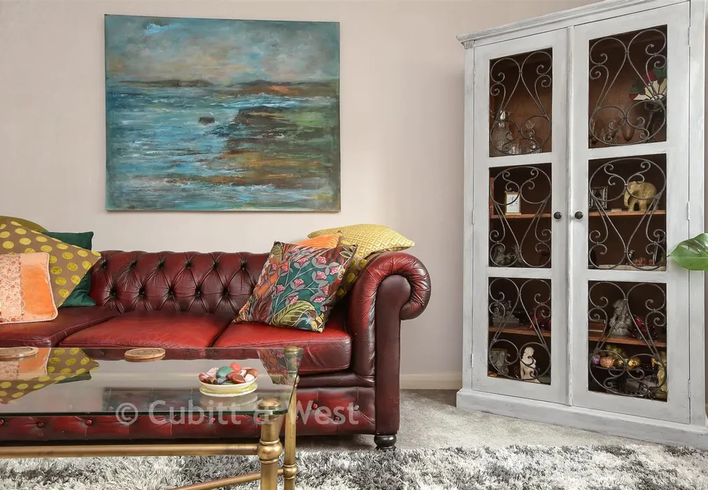 Internal Lifestyle Photograph - Reigate Hill, Reigate, Surrey - Wards of Kent