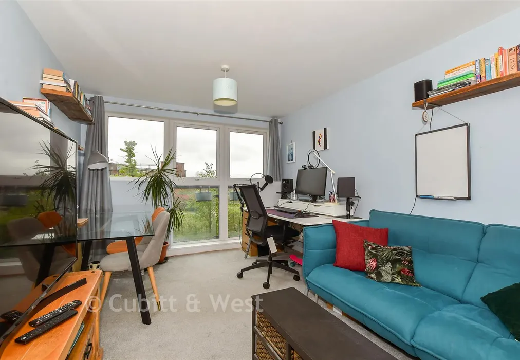 Lounge/Kitchen - Park View Road, Leatherhead, Surrey - Wards of Kent