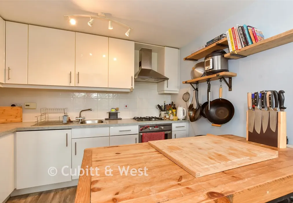 Lounge/Kitchen - Park View Road, Leatherhead, Surrey - Wards of Kent
