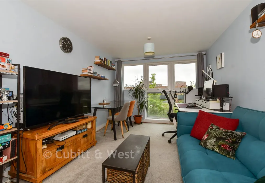 Lounge/Kitchen - Park View Road, Leatherhead, Surrey - Wards of Kent