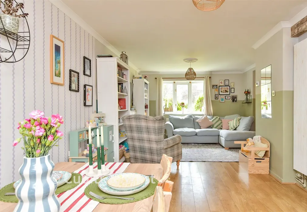 Internal Lifestyle Photograph - Addison Way, Bognor Regis, West Sussex - Wards of Kent