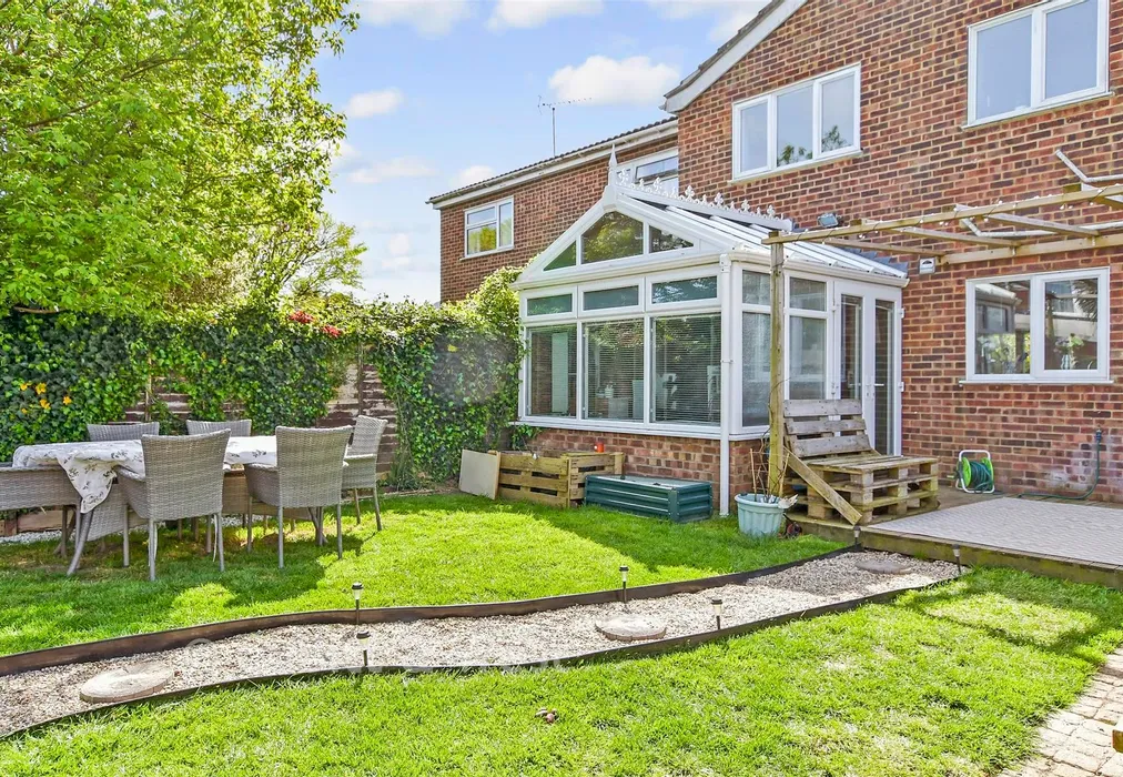 Rear Garden - Addison Way, Bognor Regis, West Sussex - Wards of Kent