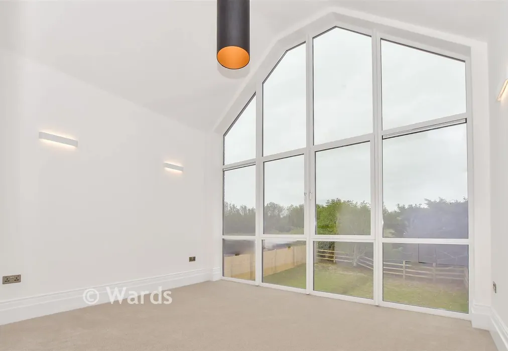 Bedroom 1 - Stonehorse Lane, Rochester, Kent - Wards of Kent