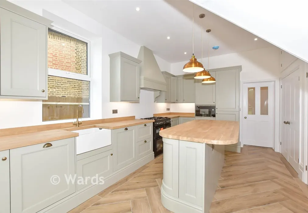 Kitchen - Stonehorse Lane, Rochester, Kent - Wards of Kent