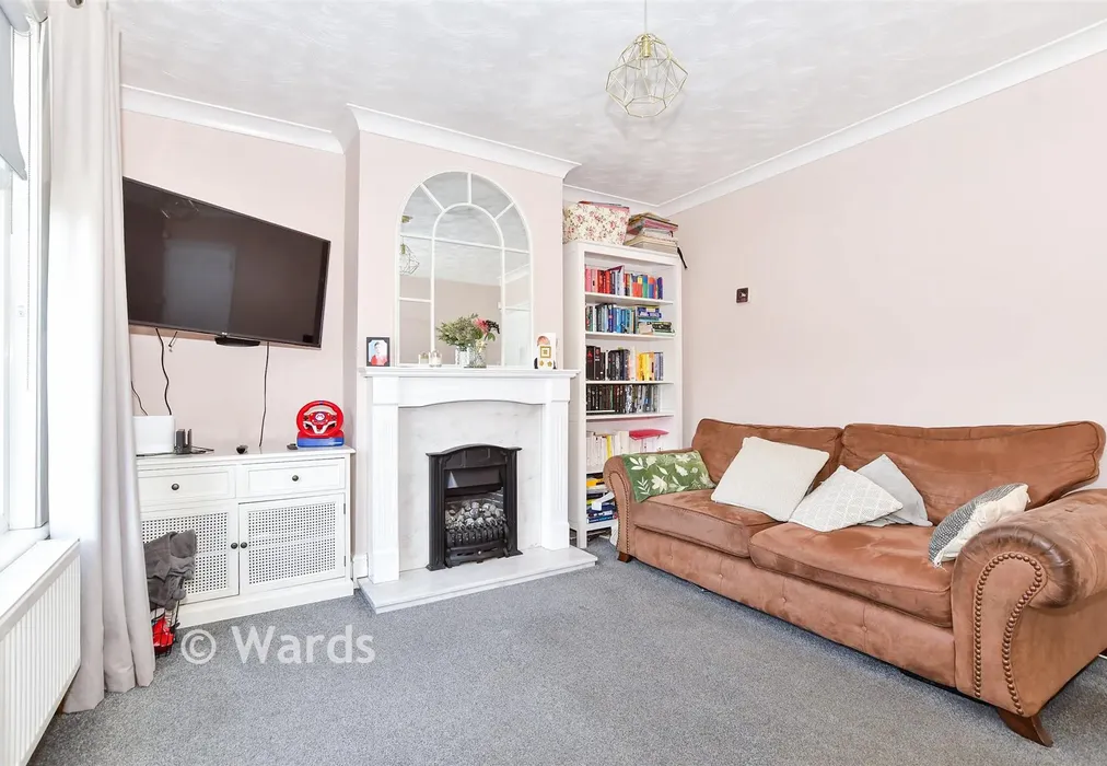 Lounge - Springfield Road, Larkfield, Aylesford, Kent - Wards of Kent