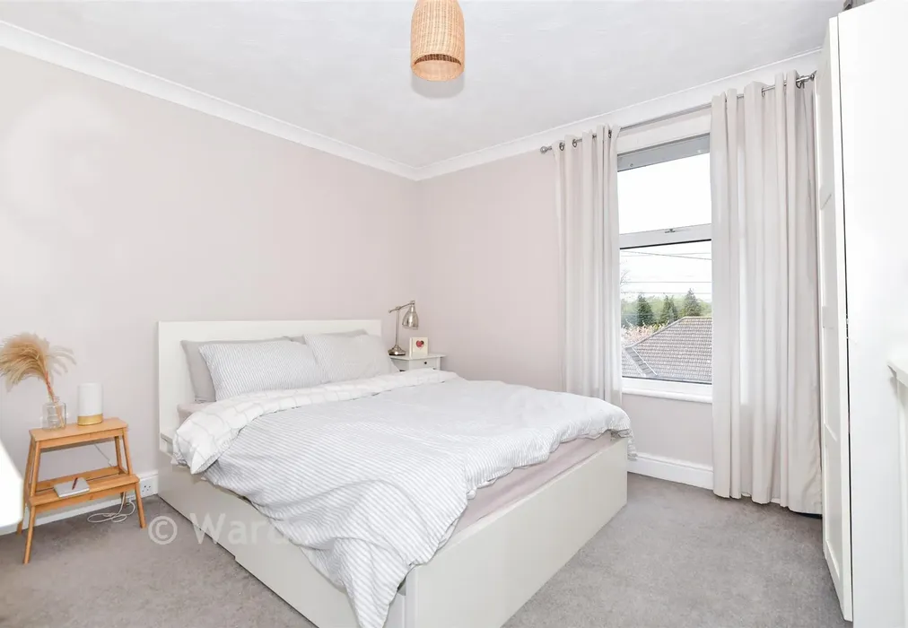 Bedroom 1 - Springfield Road, Larkfield, Aylesford, Kent - Wards of Kent
