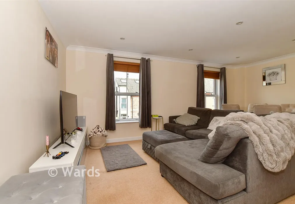 Kitchen/ Living Room - Albert Road, Tonbridge, Kent - Wards of Kent