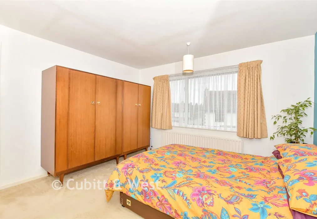 Bedroom 1 - Staunton Road, Havant, Hampshire - Wards of Kent
