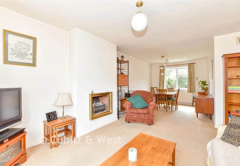 Lounge/Dining Room - Staunton Road, Havant, Hampshire - Wards of Kent