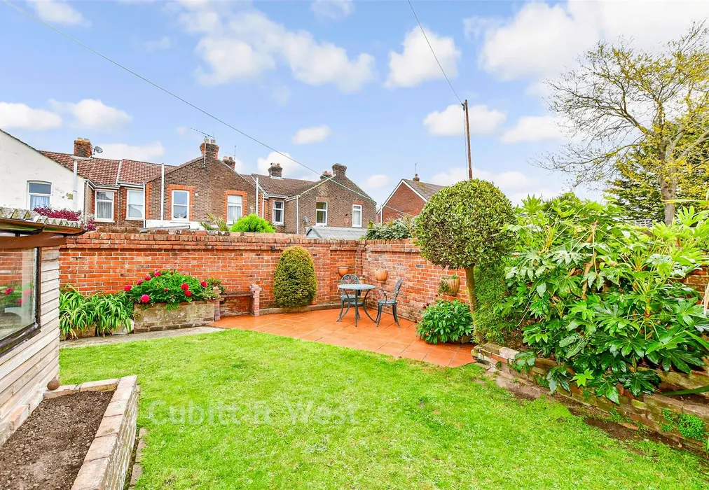 Rear Garden - Staunton Road, Havant, Hampshire - Wards of Kent