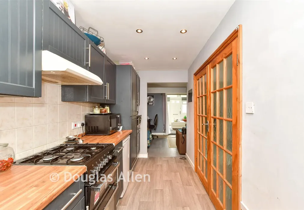 Kitchen - Theydon Court, Waltham Abbey, Essex - Wards of Kent