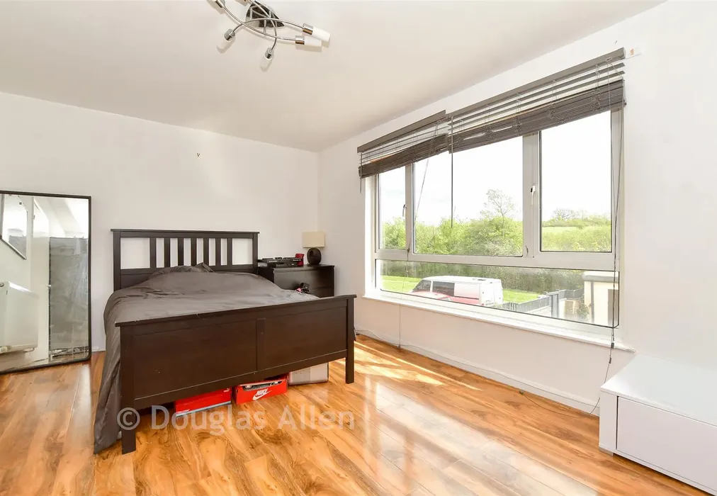 Lounge - Theydon Court, Waltham Abbey, Essex - Wards of Kent