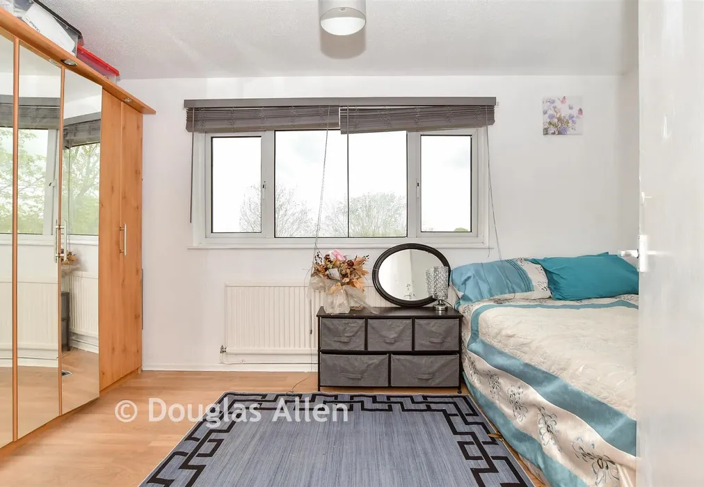 Bedroom 2 - Theydon Court, Waltham Abbey, Essex - Wards of Kent