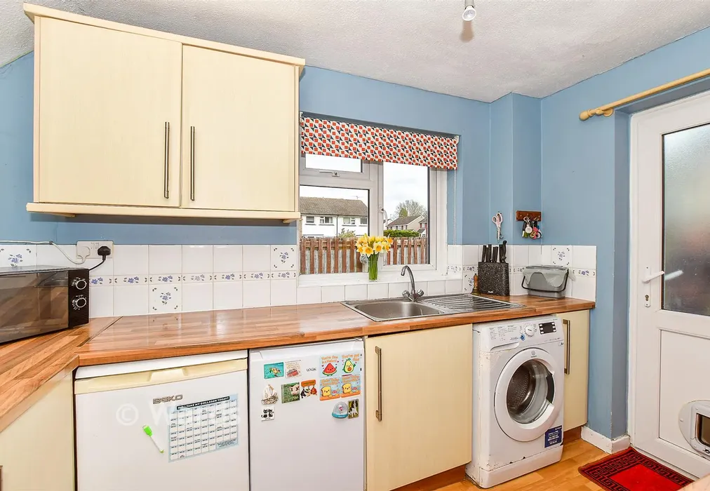 Kitchen - Welland Road, Tonbridge, Kent - Wards of Kent
