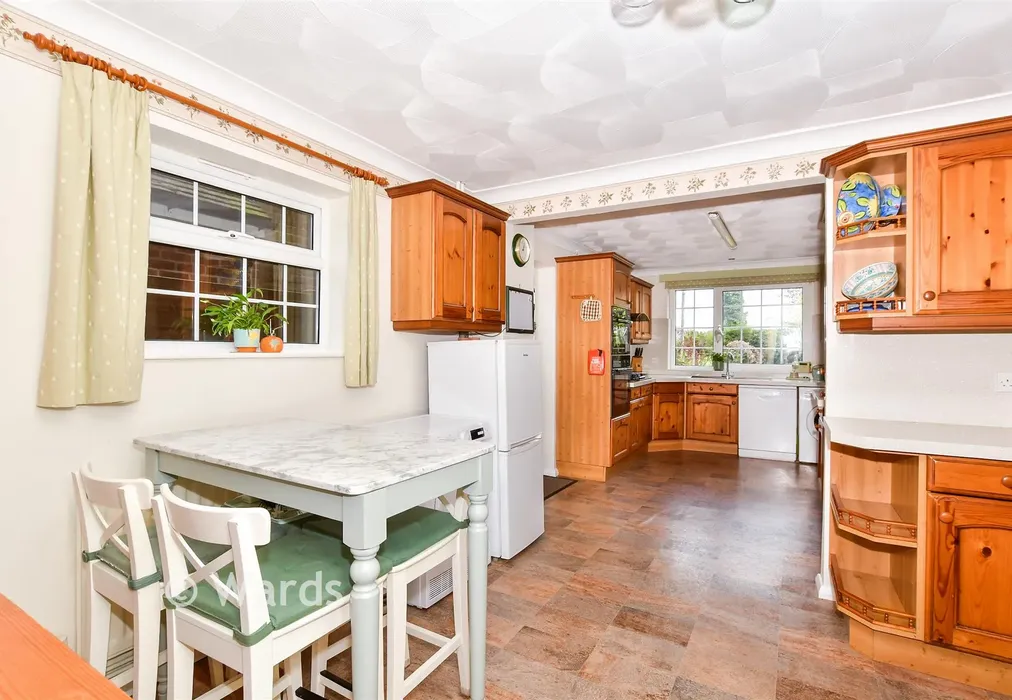 Kitchen/Breakfast Room - Butchers Lane, Mereworth, Maidstone, Kent - Wards of Kent