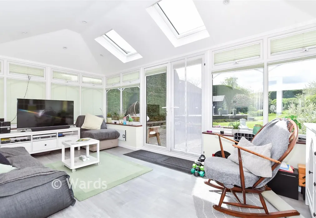 Sun Room - Butchers Lane, Mereworth, Maidstone, Kent - Wards of Kent